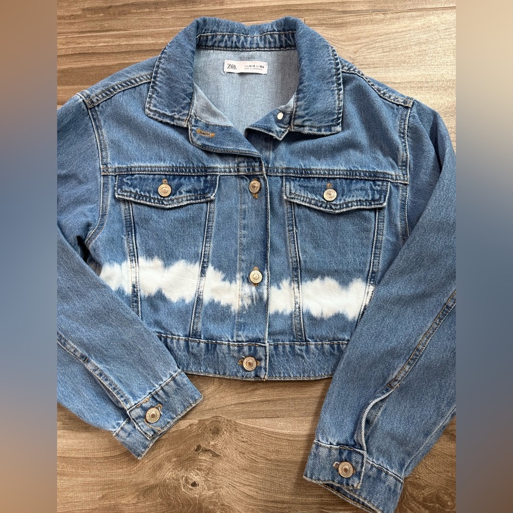 Never worn girl’s Zara Blue Jean Jacket with Bleached Effect. Size 13-14